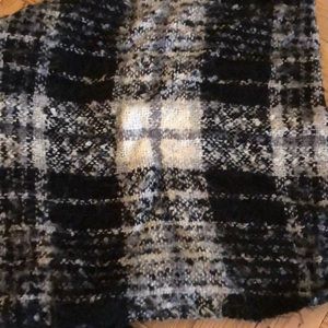 BDG Accessories - Gorgeous long soft scarf from Urban Outfitters BDG Accessories - Gorgeous long soft scarf from Urban Outfitters